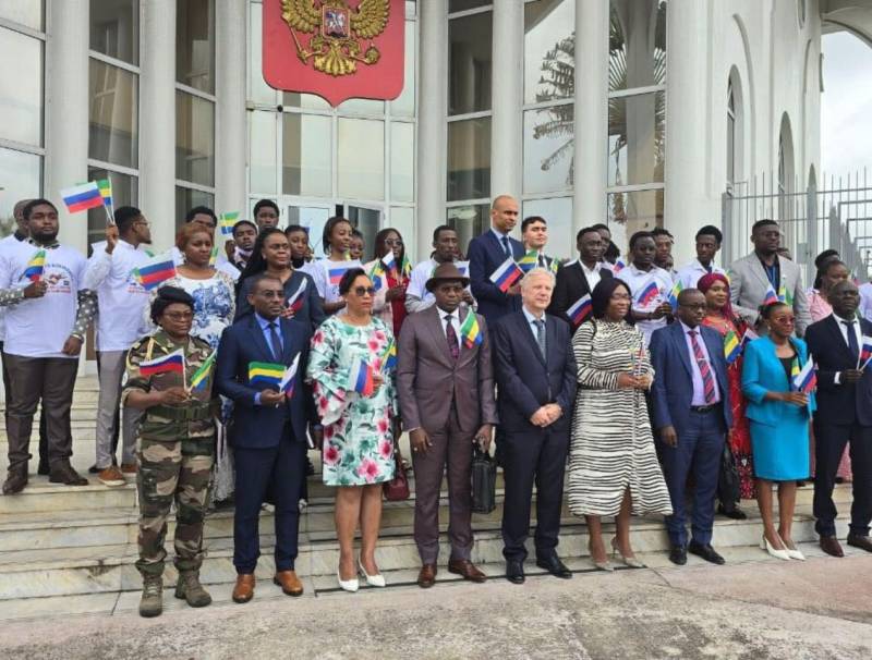 Études supérieures : 55 bacheliers gabonais en route pour Moscou